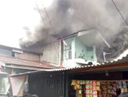 Kebakaran Rumah di Medan Polonia, DPKP Kota Medan Kerahkan Tiga Armada.