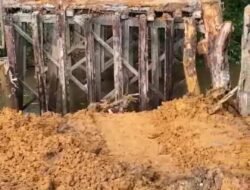 Jembatan Sungai Temurak Putus Total, Akses Meliau–Tayan Lumpuh