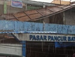 Pancur Batu Diterjang Puting Beliung, Warga Panik Berlarian Cari Perlindungan