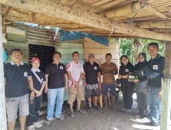 Dari Gelap Menuju Terang: Bang YD Hadirkan Harapan bagi Keluarga Ama Ripin di Pesisir Humene