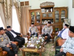 Wakapolda Jabar Silaturahmi ke Ponpes Khas Kempek Cirebon, Perkuat Sinergi Polri-Ulama