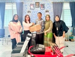 Wujud Dukungan Terhadap Lingkungan Bersih, BRI Serahkan Alat Kebersihan Kepada Camat Panyabungan