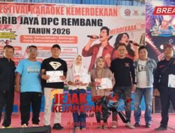 Novita Sabet Juara 1 Festival Karaoke Kemerdekaan GRIB Jaya Rembang, Talenta Lokal Unjuk Gigi