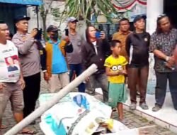 Kades Helvetia Diduga Terbitkan Surat Keterangan di Objek Yang Sama, Puluhan Warga Dusun IV Geruduk Kantor Desa dan Bakar Ban Bekas